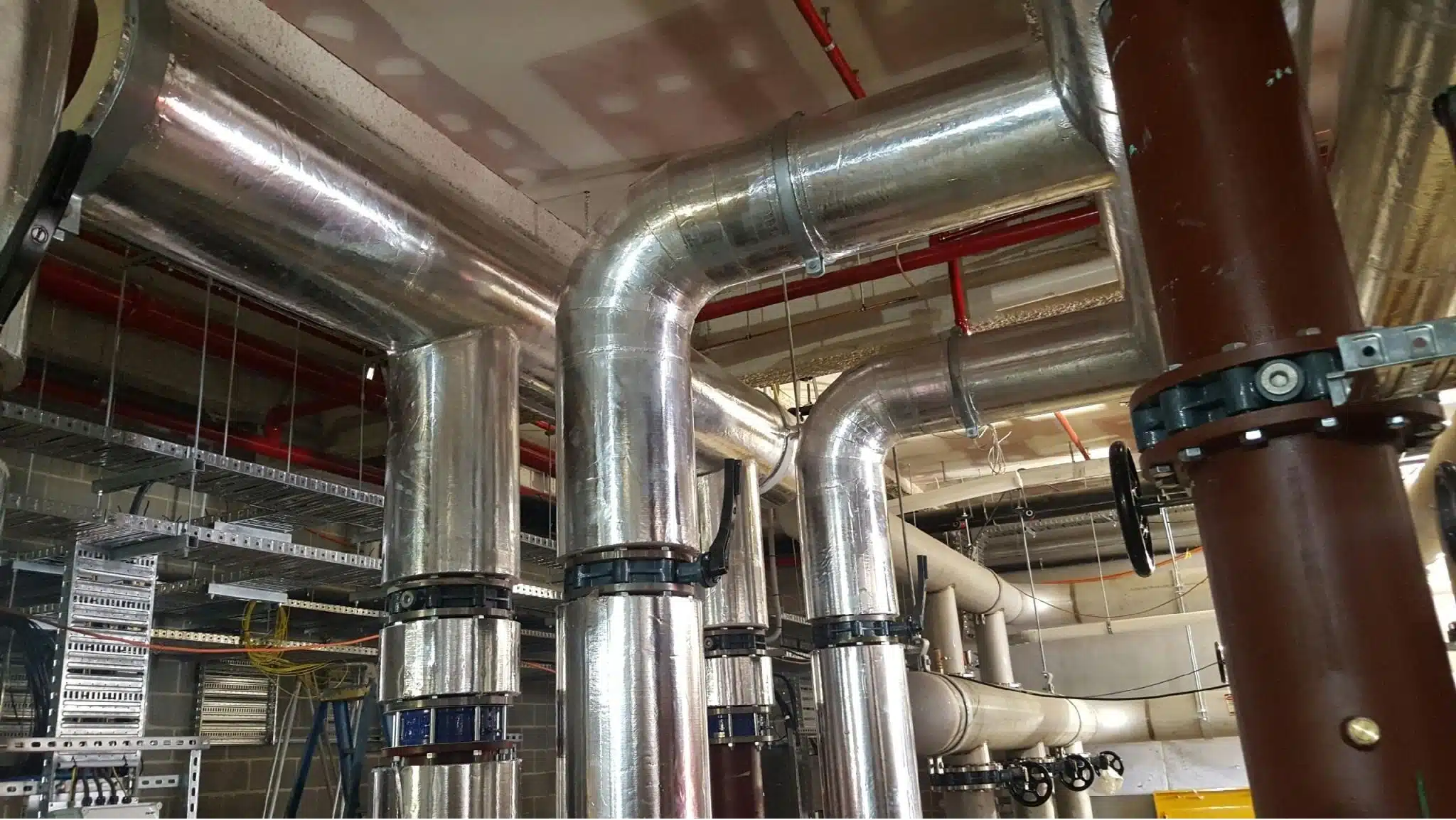 Foil-faced EPS pipe insulation sections